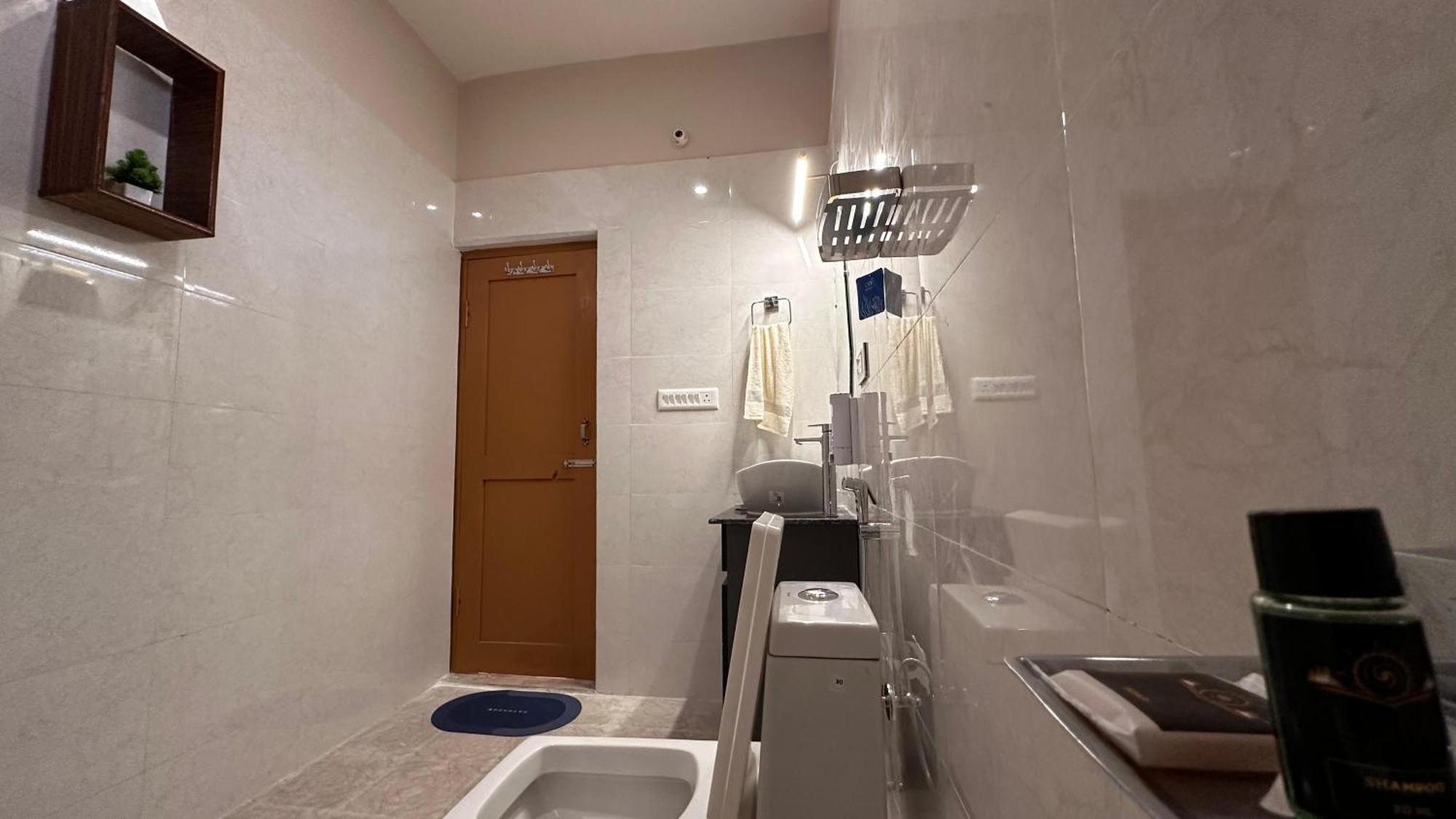 Hotel The Lumi Bīr Zewnętrze zdjęcie